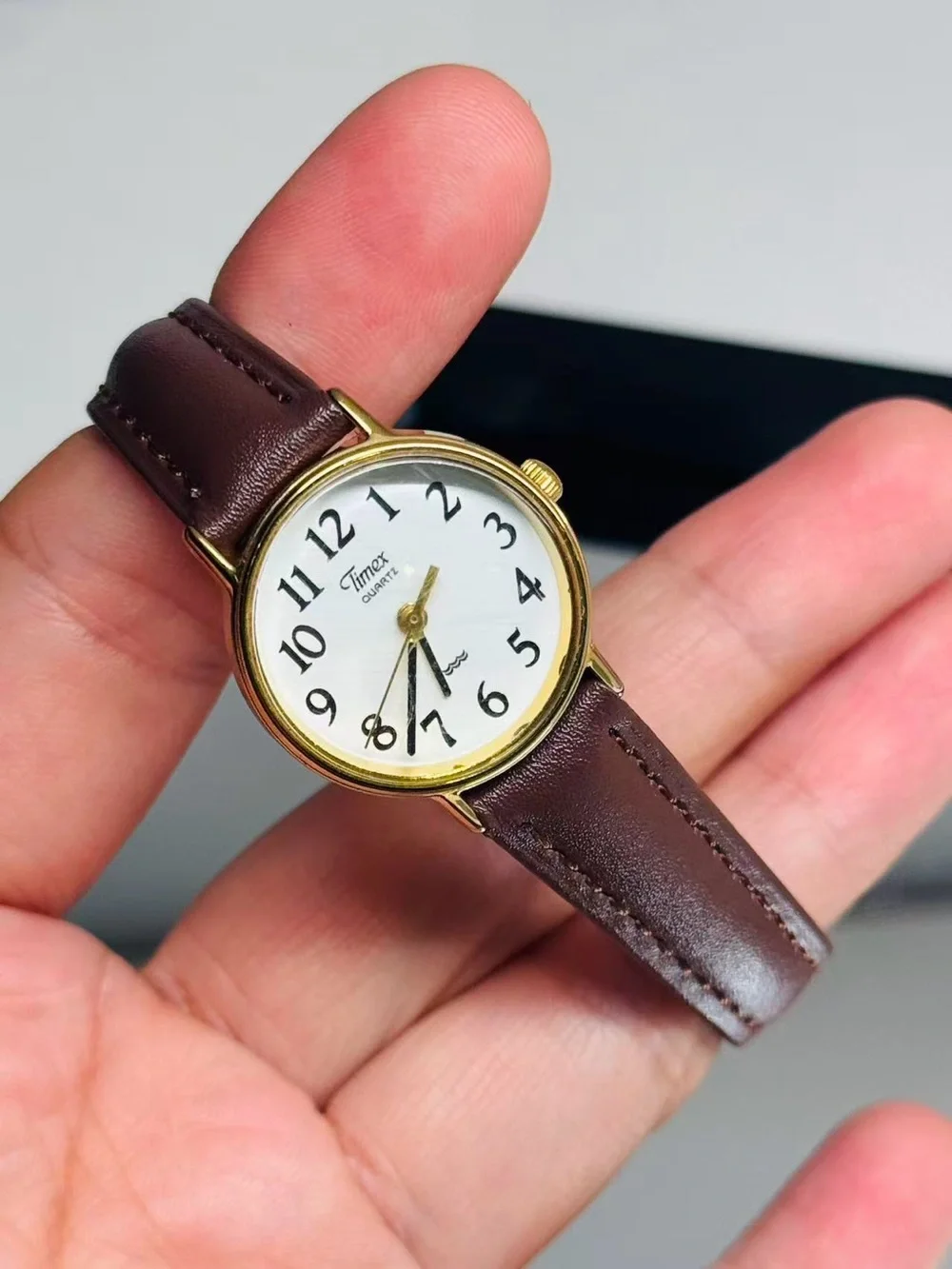 Vintage Timex Women’s Quartz Watch Gold Tone 22mm White Dial New Battery Runs